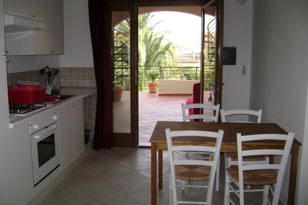 Casa Di Livia Apartment Sant'Anna Arresi Exterior photo